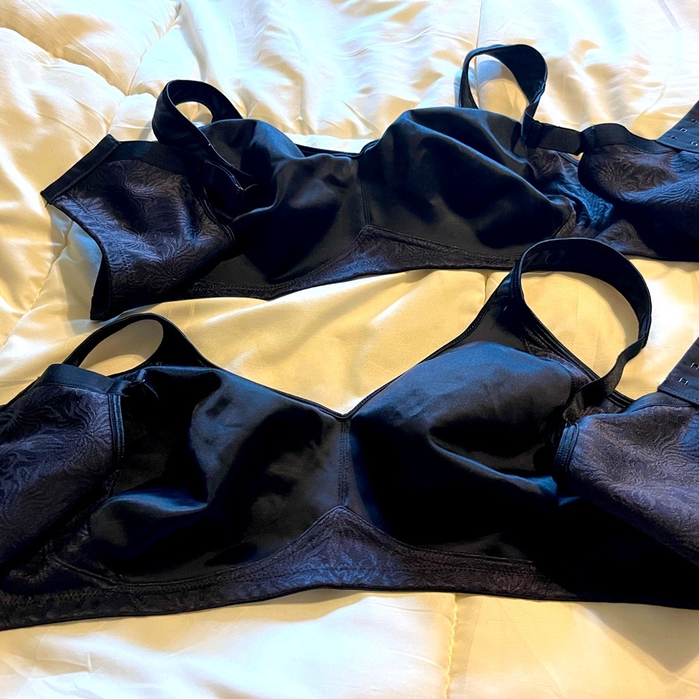 NEW  2-44C Playtex 18-hour Black Bras. 2 for $24